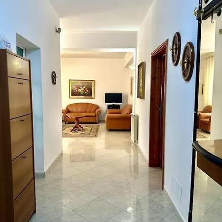 In Durres, Vollga * Durres
